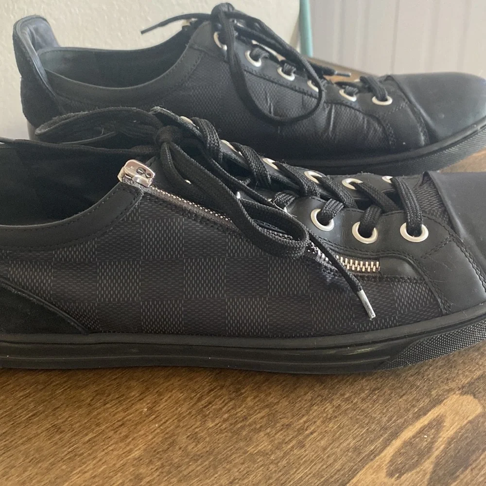 Louis Vuitton mens black shoes size 9.5 - Picture 2 of 4